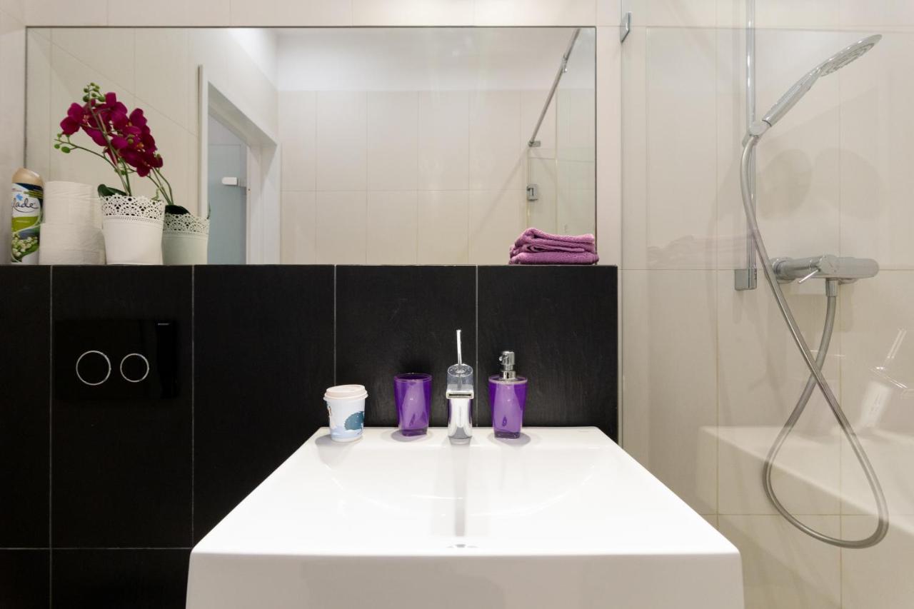 Secret Charm Fully Equipped Apt With Balcony Краків Екстер'єр фото