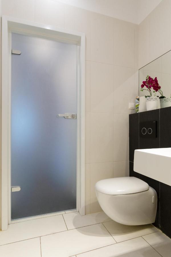 Secret Charm Fully Equipped Apt With Balcony Краків Екстер'єр фото